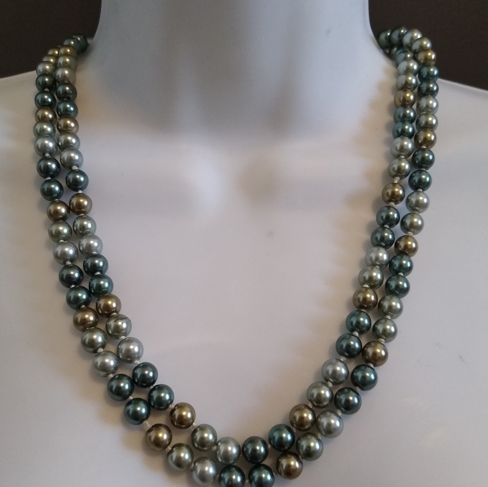 Multi-Color Pearl Necklace